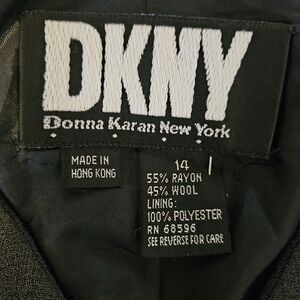 DKNY Women's Blazer. Wool and Rayon, sz 14. Charcoal grey. Finger tip length.